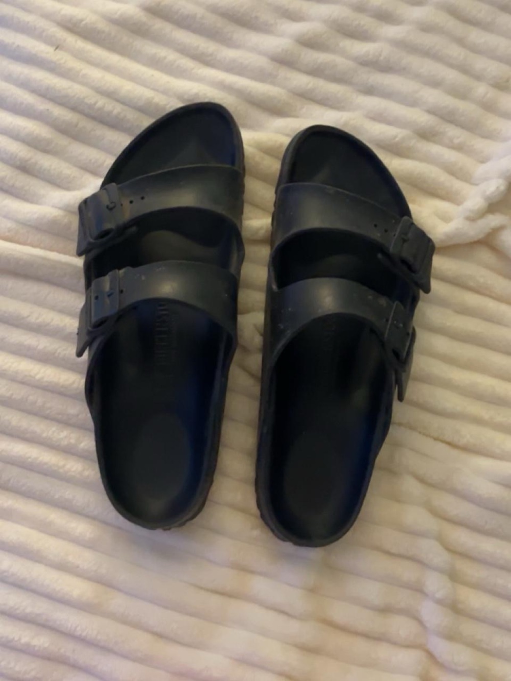 Birkenstock Black Footbed Close-Up - Picture 2 of 4